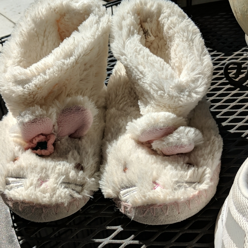 Joe boxer girls size medium rabbit slippers